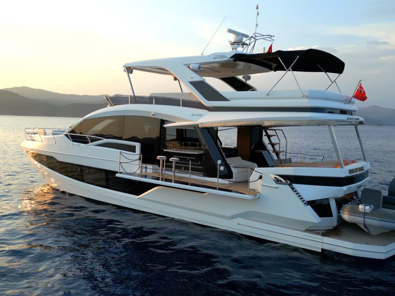 Galeon 640 Fly